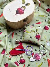 Load image into Gallery viewer, Sewing Box