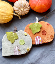 Load image into Gallery viewer, Pumpkin House Making Kit