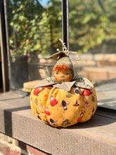 Load image into Gallery viewer, Miss Pumpkin
